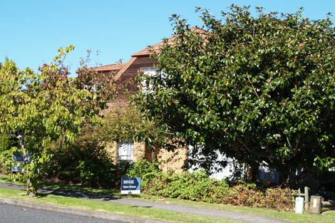 Photo of property in 2/8 Orangewood Drive, Northpark, Auckland, 2013