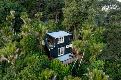 Photo of property in 33 Tainui Road, Titirangi, Auckland, 0604