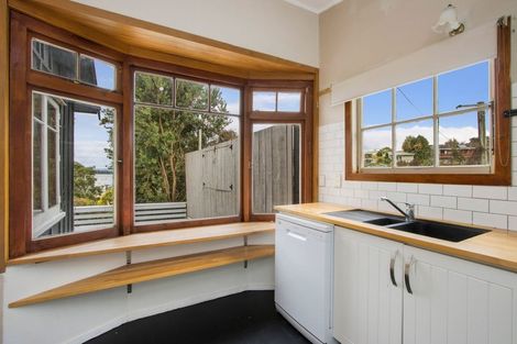 Photo of property in 18 Omokoroa Road, Omokoroa, 3114