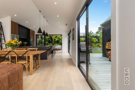 Photo of property in 1 Len Ireland Drive, Kumeu, 0810