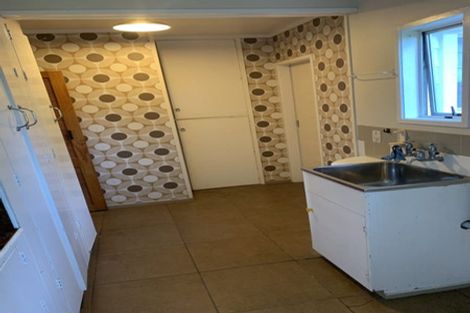 Photo of property in 1 Sovereign Place, Glenfield, Auckland, 0629