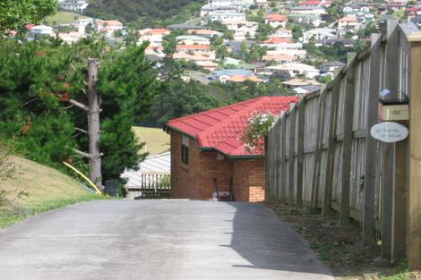 Photo of property in 100a Sunset Road, Unsworth Heights, Auckland, 0632