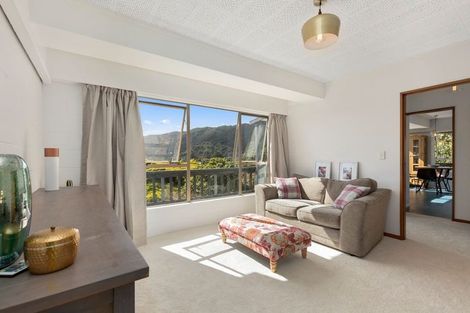 Photo of property in 55 Waitohu Road, York Bay, Lower Hutt, 5013