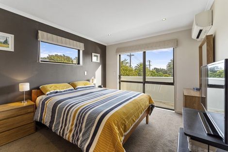 Photo of property in 1 Waiuta Street, Titahi Bay, Porirua, 5022