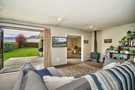 Photo of property in 7 Haddow's Place, Lake Hayes, Queenstown, 9304