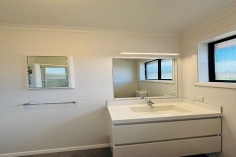 Photo of property in 4/69 Ararino Street, Trentham, Upper Hutt, 5018
