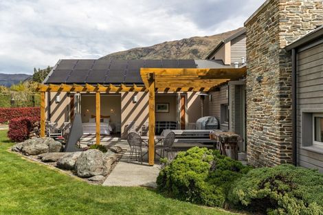 Photo of property in 1 Elderberry Crescent, Wanaka, 9305