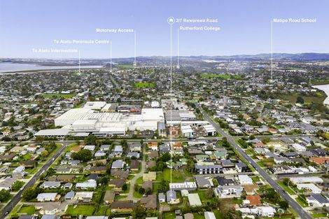 Photo of property in 2/7 Rewarewa Road, Te Atatu Peninsula, Auckland, 0610