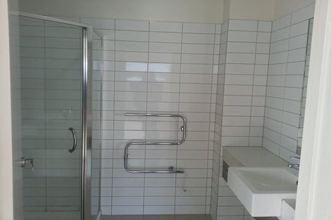 Photo of property in Bella Vista, 2d/84 Gunner Drive, Te Atatu Peninsula, Auckland, 0610