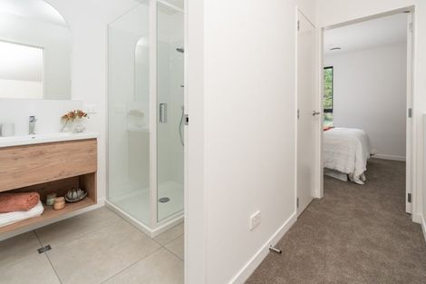 Photo of property in 90 Ara Paiwhenua, Tawa, Wellington, 5028