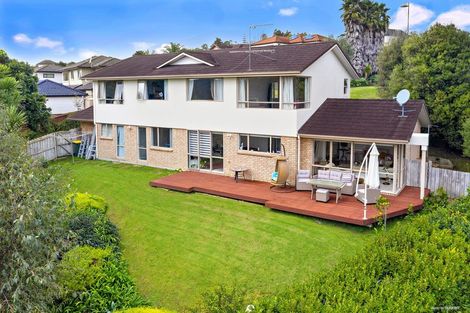 Photo of property in 17 Meteor Place, Schnapper Rock, Auckland, 0632