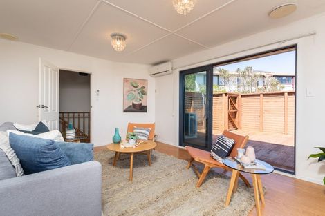 Photo of property in 14 Rice Crescent, Newlands, Wellington, 6037