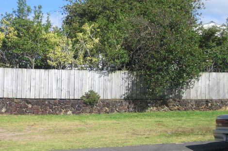 Photo of property in 1/52 Manuka Road, Glenfield, Auckland, 0629