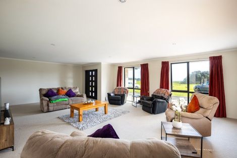 Photo of property in 25c Dolphin Parade, Bell Block, New Plymouth, 4312