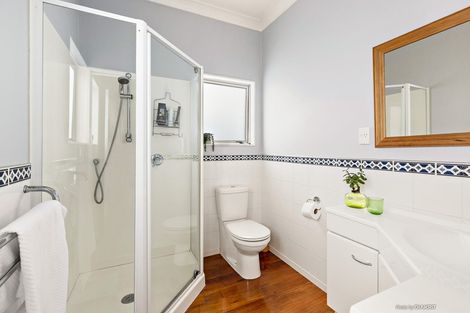 Photo of property in 21 Napier Street, Karaka Bays, Wellington, 6022