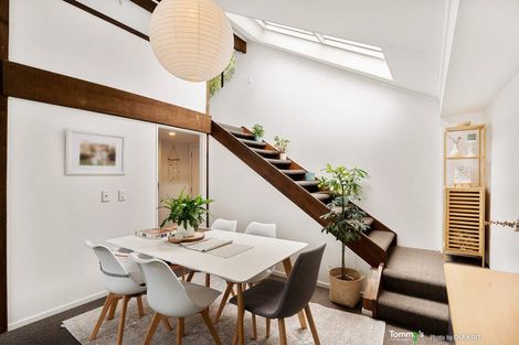 Photo of property in 5b Ranikhet Way, Khandallah, Wellington, 6035