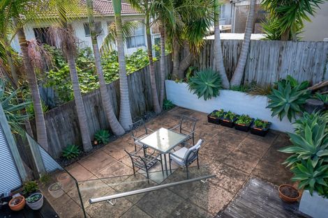 Photo of property in 1/4 Richards Avenue, Forrest Hill, Auckland, 0620