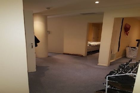 Photo of property in 2c/5 Kent Terrace, Mount Victoria, Wellington, 6011