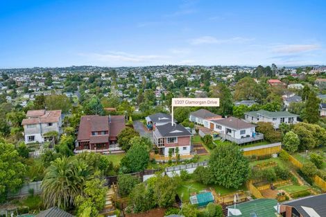 Photo of property in 1/207 Glamorgan Drive, Torbay, Auckland, 0630