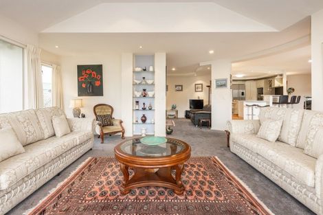 Photo of property in 21 Pukekura Place, Taradale, Napier, 4112