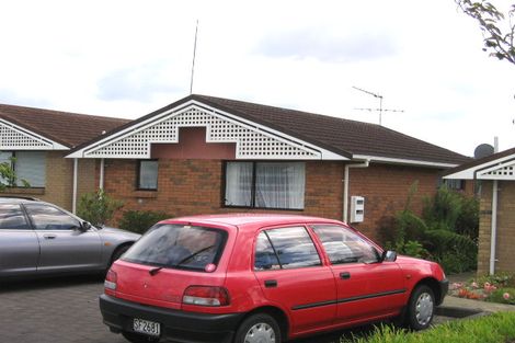Photo of property in Shepherds Park Retirement Village, 17/2 John Bracken Way, Beach Haven, Auckland, 0626