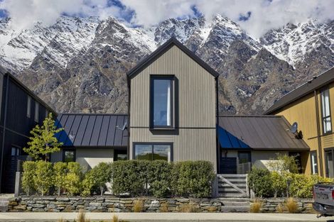 Photo of property in 9 Mcgibbon Lane, Jacks Point, 9371