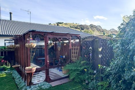 Photo of property in 28 Trigg Crescent, Taradale, Napier, 4112