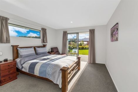 Photo of property in 2 Paradise Way, Amberley, 7410