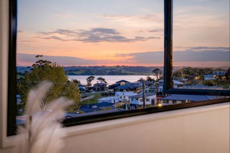 Photo of property in 8 Brigitte View, Snells Beach, 0920