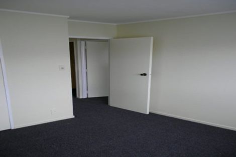 Photo of property in 21 Howard Road, Northcote, Auckland, 0627