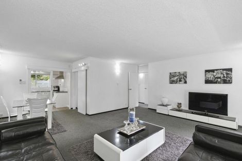 Photo of property in Standen Court, 1/90 Karori Road, Karori, Wellington, 6012