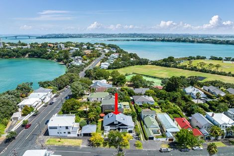 Photo of property in 1a Glen Road, Stanley Point, Auckland, 0624