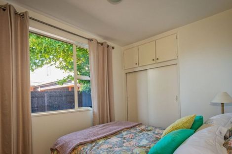 Photo of property in 8 Gatonby Place, Avonhead, Christchurch, 8042