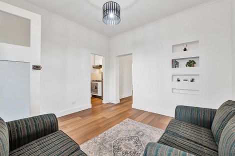 Photo of property in Devonport Apartments, 23/127 Saint Aubyn Street, New Plymouth, 4310