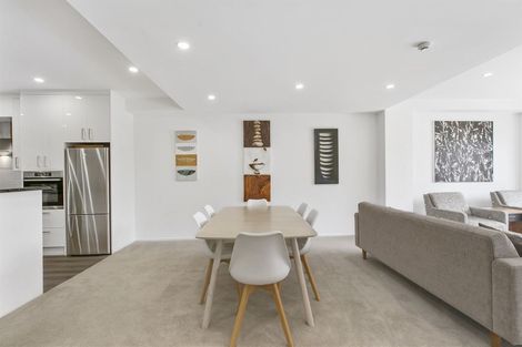 Photo of property in 2a/2 Frieston Road, Milford, Auckland, 0620