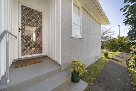 Photo of property in 18 Moheke Avenue, Roslyn, Palmerston North, 4414
