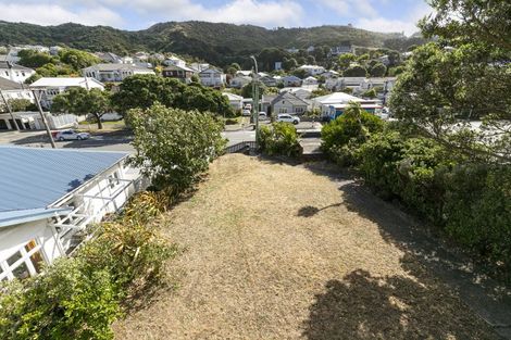 Photo of property in 21 The Parade, Island Bay, Wellington, 6023