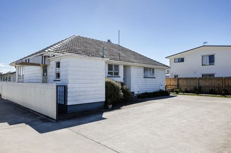 Photo of property in 1033 Hood Street, Mayfair, Hastings, 4122