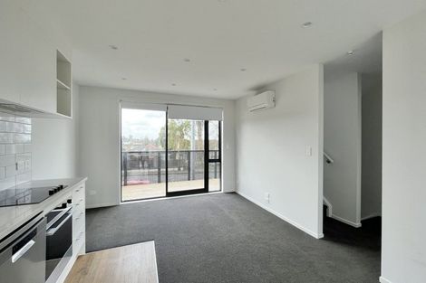Photo of property in 7/1 Fruitvale Road, New Lynn, Auckland, 0600