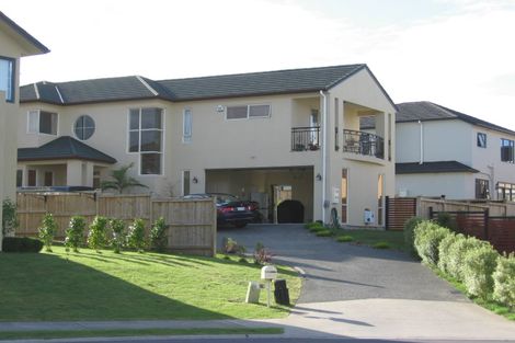 Photo of property in 12 Parkvale Grove, Te Atatu Peninsula, Auckland, 0610