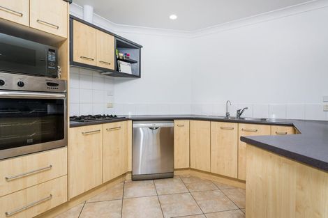 Photo of property in 26 Rising Parade, Fairview Heights, Auckland, 0632