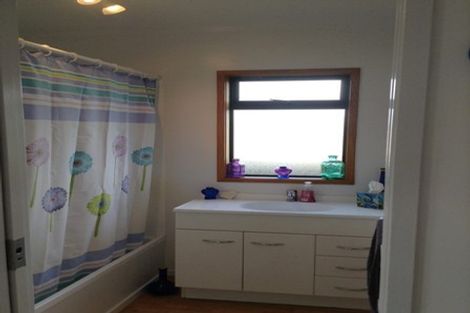 Photo of property in 274 Rangatira Road, Beach Haven, Auckland, 0626