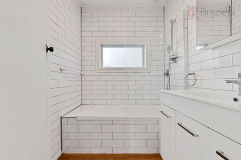 Photo of property in 17 Kearneys Road, Linwood, Christchurch, 8062