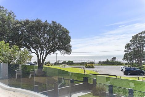 Photo of property in 1 Arden Place, Oakura, 4314