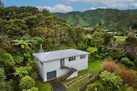 Photo of property in 27 Pencarrow Crescent, Wainuiomata, Lower Hutt, 5014