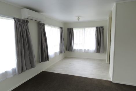Photo of property in 2/95b Captain Scott Road, Glen Eden, Auckland, 0602