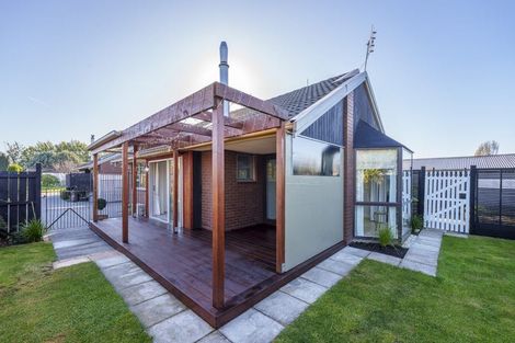 Photo of property in 2/49 Sarabande Avenue, Redwood, Christchurch, 8051