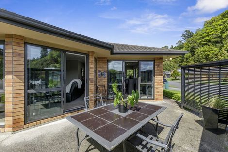 Photo of property in 15 Aragon Grove, Kingsley Heights, Upper Hutt, 5018