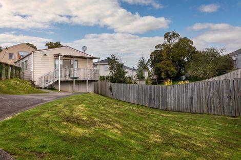 Photo of property in 12 Kelkirk Street, Kelston, Auckland, 0602