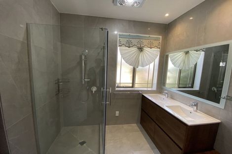 Photo of property in 5 Gretna Green, Browns Bay, Auckland, 0630